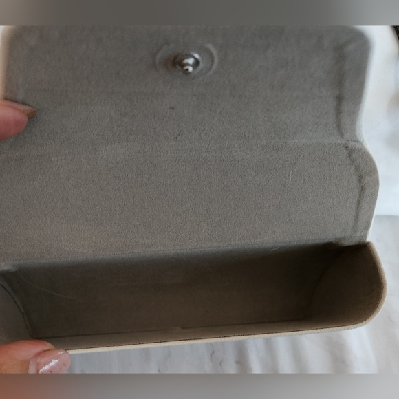 Michael Kors Case and cloth - Picture 5 of 5